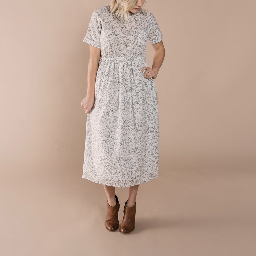 Dainty leaves Kat Dress